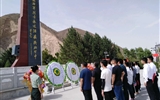 “瞻仰革命先烈，弘揚(yáng)愛國(guó)精神”主題黨日活動(dòng)